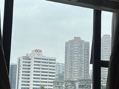 美球假日酒店（珠海拱北口岸店）優惠