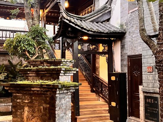 多弗度假飯店（麗江古城南門店）優惠