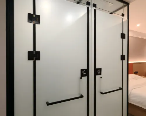 Qunos Hotel (Qingdao Jiaodong International Airport) Kamar Photos