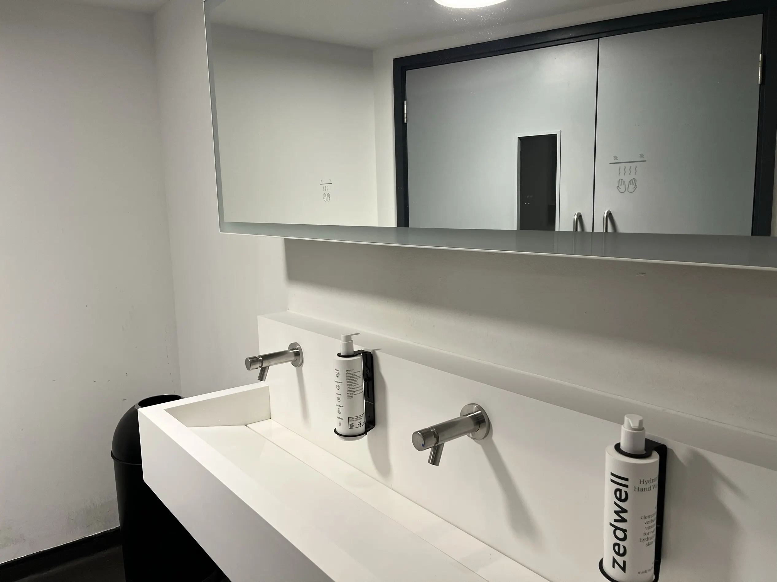 Zedwell Capsule Hotel Piccadilly Circus Zimmer Photos