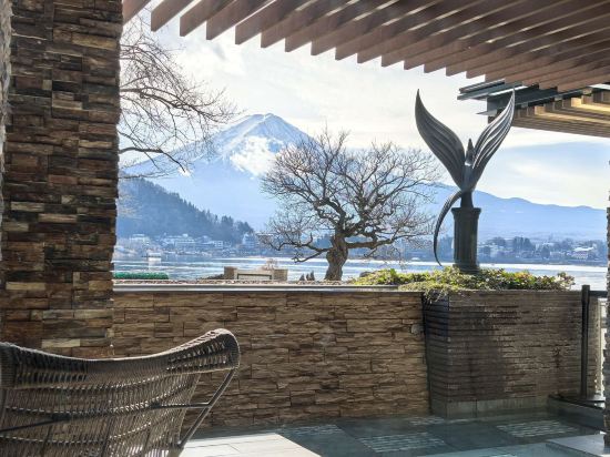 富士河口湖温泉郷のホテル・風のテラスKUKUNA・くくな クーポン