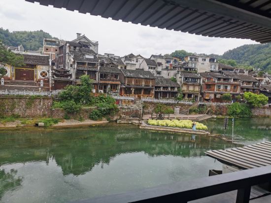 鳳凰隨遇江景民宿（北門城樓店）優惠