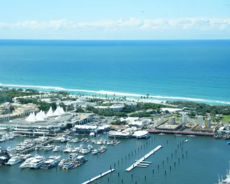Meriton Suites Southport Near Hotel Photos