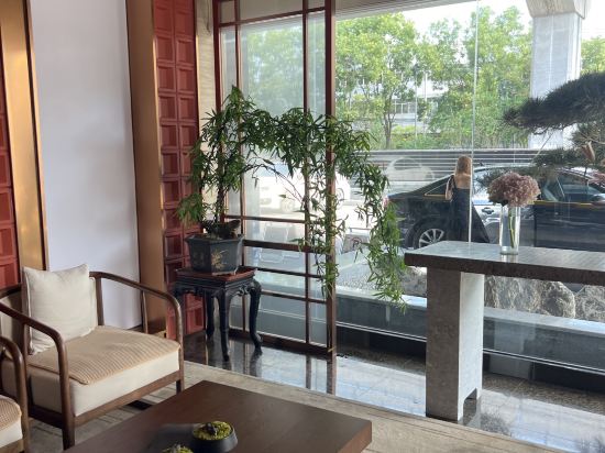 北京龍城瑞豪飯店（良鄉南關地鐵站店）優惠