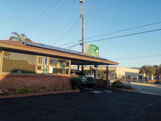 隆恩橡木酒店優惠