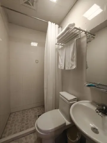 Home Inn Plus Four Seasons Hotel (Hangzhou West Lake Wulinmen Metro Station Branch) Zimmer Photos