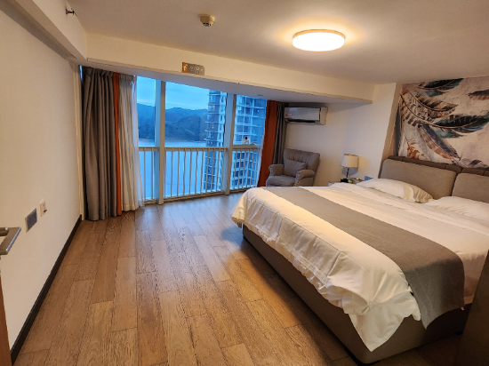 四季LOFT國際酒店公寓（深圳壹海城mall店）優惠