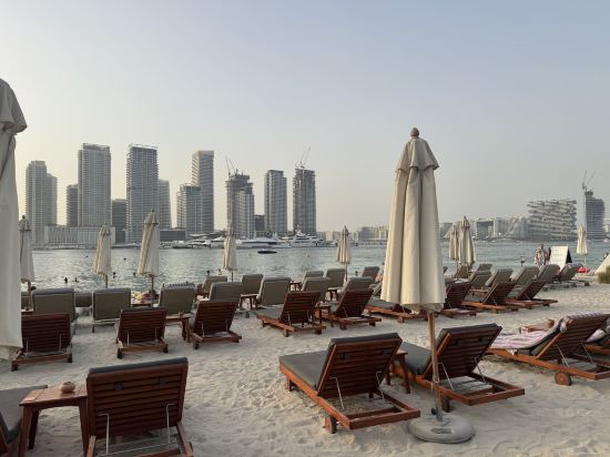 W杜拜-米納塞雅希，限成人優惠