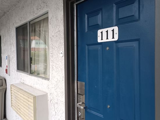 洛杉磯 - 羅蘭崗6號汽車旅館優惠