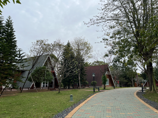 迪茵湖湖畔度假小木屋優惠