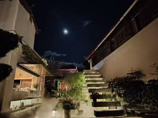 麗江雲見棲舍客棧優惠