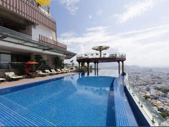 雷加里亞黃金飯店優惠