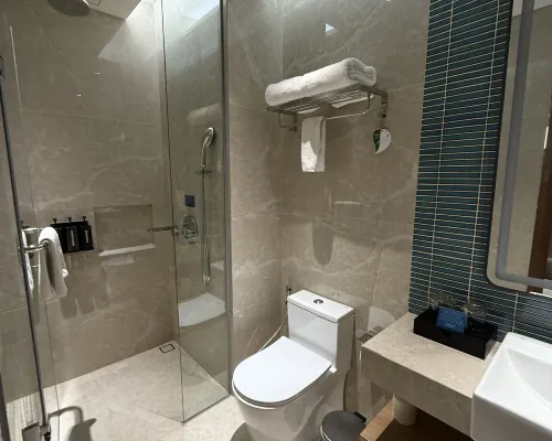 Oakwood Hotel & Apartments Grand Batam Rooms Photos