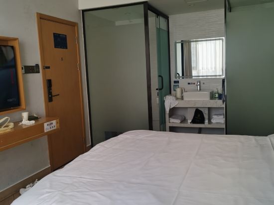 速8精選酒店（三亞灣海月廣場店）優惠