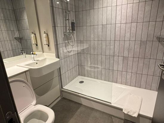 Premier Inn London Heathrow Airport T2 & T3 - Bath Road優惠