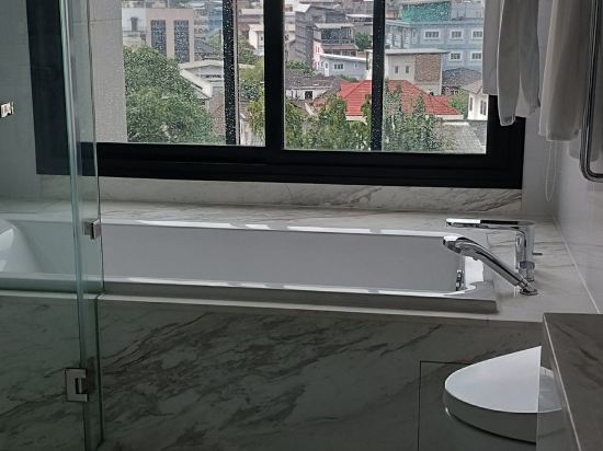 沙吞阿瑪塔法義公寓式飯店優惠