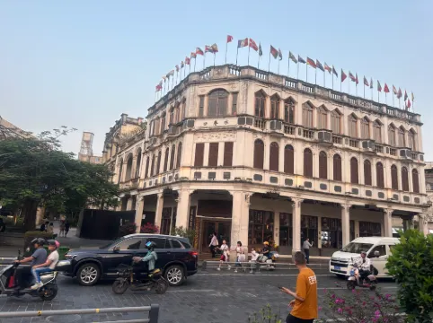 Liangzhi Huipin Hotel (Friendship Commercial Plaza Branch, Qilou Old Street, Haikou) Außen Photos