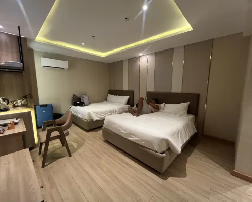 Sunday Belajandro Hotel Zimmer Photos