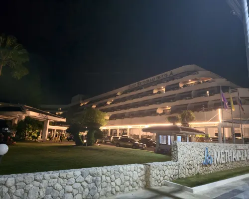 โรงแรมเมธาวลัย ชะอำ ภายนอก Photos