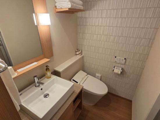 大阪難波日本橋紅屋頂套房酒店優惠