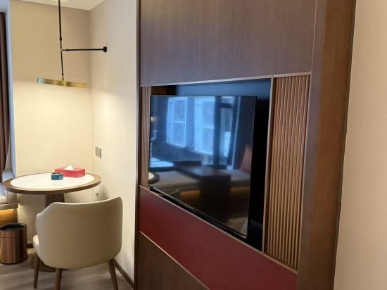 美球假日酒店（珠海拱北口岸店）優惠