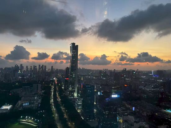 深圳深鐵皇冠假日酒店優惠