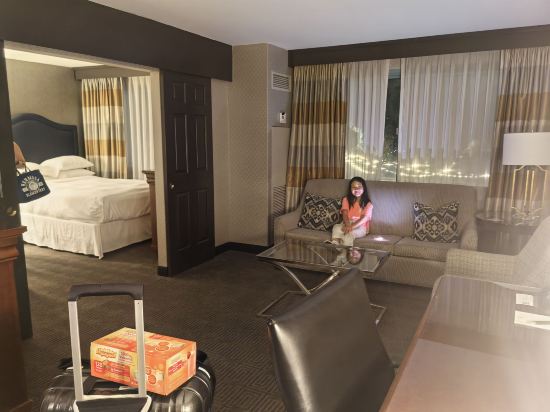 費爾普萊喜來登套房及會議中心酒店優惠