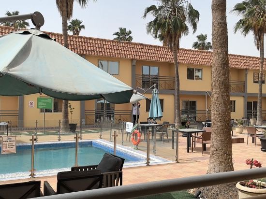 阿爾科巴爾濱海路假日酒店優惠