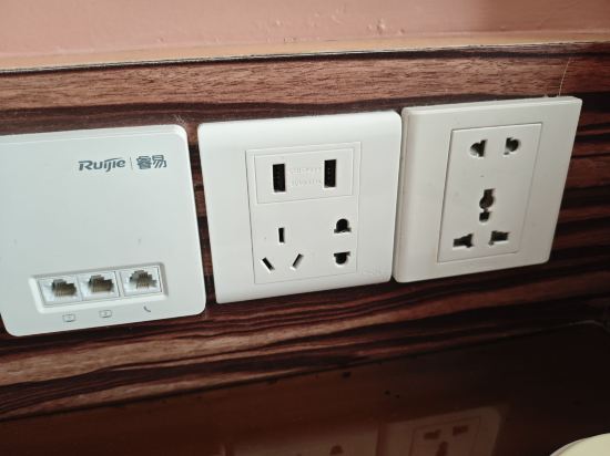 卡羅精品酒店（深圳東門步行街曬布地鐵站店）優惠