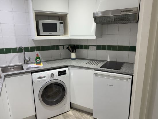 車路士靜謐酒店優惠