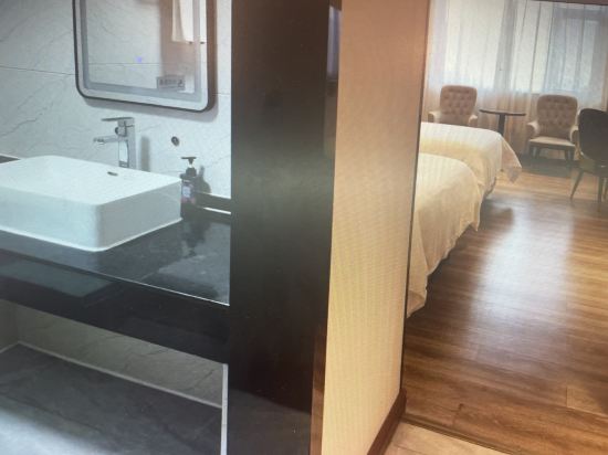 滙東假日酒店（廣州龍洞步行街植物園地鐵站店）優惠