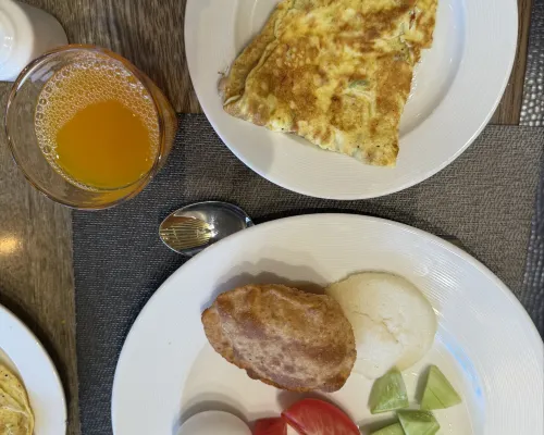 جولدين تيوليب إسينتيال جايبور تناول الطعام Photos