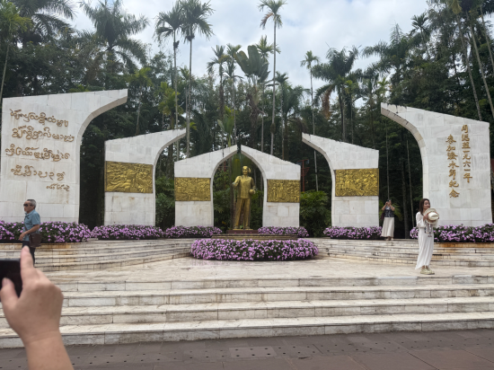 納魯滙瑞飯店（西雙版納告莊星光夜市店）優惠