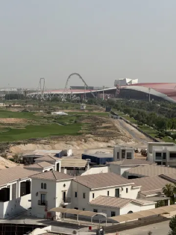 Yas Plaza Bay by IHG (formerly Park Inn by Radisson, Abu Dhabi Yas Island) In der Nähe des Hotels Photos