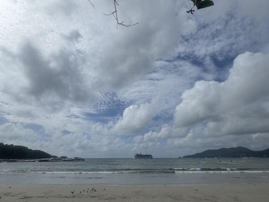 芭東南灘歡樂鴻居飯店優惠