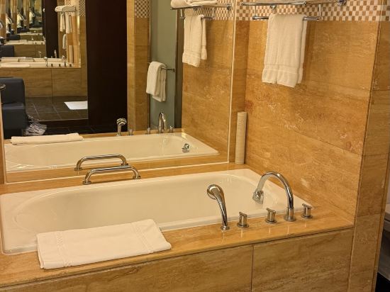 珠海來魅力假日酒店（拱北口岸店）優惠