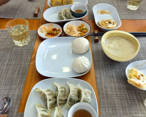 YAN COTTAGE تناول الطعام Photos