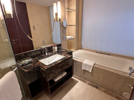 中山大信皇冠假日酒店優惠