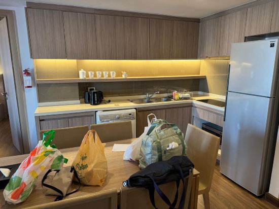 中央斯里拉恰馨樂庭大飯店優惠