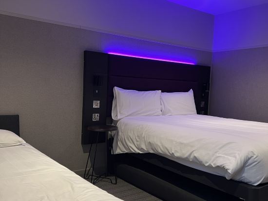 Premier Inn London Heathrow Airport T2 & T3 - Bath Road優惠