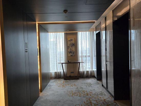 上海新虹橋國家會展中心燦輝希爾頓花園酒店優惠