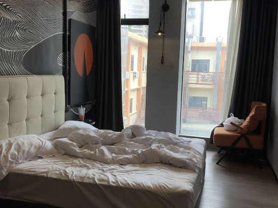 香蕉宿設計酒店（龍華民治店）優惠