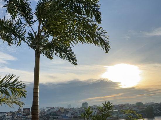 日月, 河畔飯店優惠