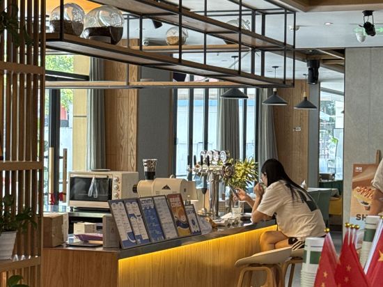 深圳福田口岸保稅區秋果飯店優惠