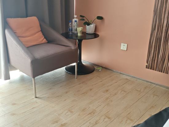 卡羅精品酒店（深圳東門步行街曬布地鐵站店）優惠