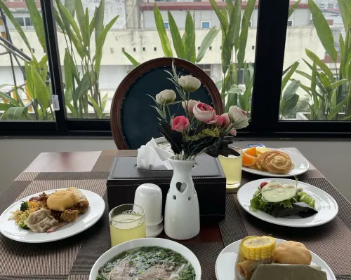 A25 Premium Hotel - 130 Ba Trieu Питание Photos