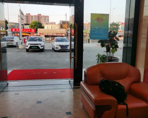 yi yi hotel Рядом с отелем Photos