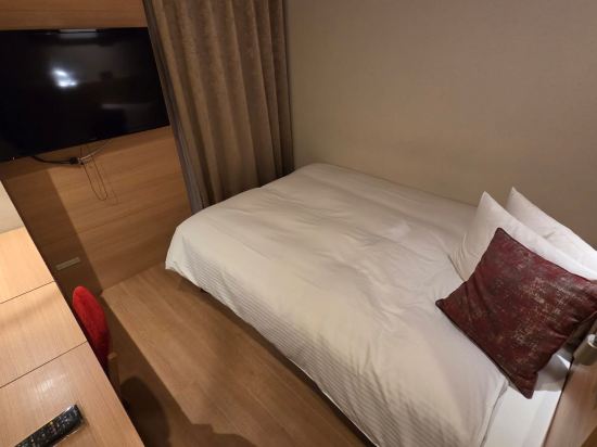 大阪難波日本橋紅屋頂套房酒店優惠