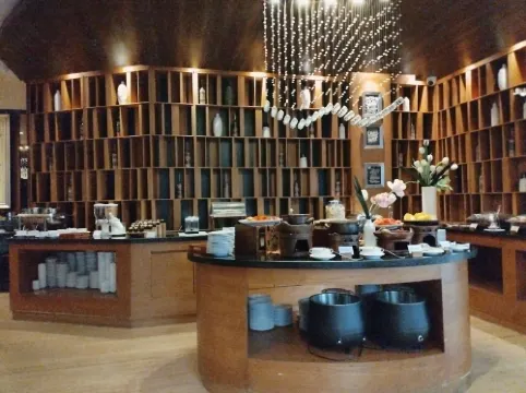 Sotis Residence Pejompongan Photos