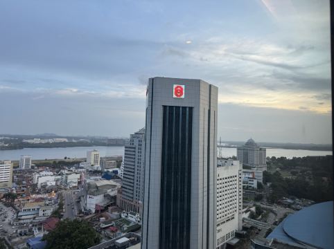 新山市中心假日酒店優惠